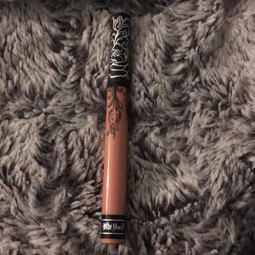 katvond everlasting liquid lipstick in shade Noble